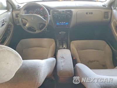 Zdjęcie 8 z 12 samochodu: 2002 HONDA ACCORD EX VIN:JHMCG66882C017234 - miniatura