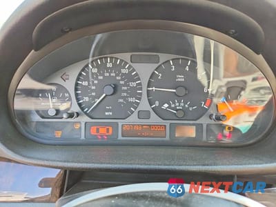 Zdjęcie 9 z 12 samochodu: 2004 BMW 325 I VIN:WBAET37414NJ46095 - miniatura
