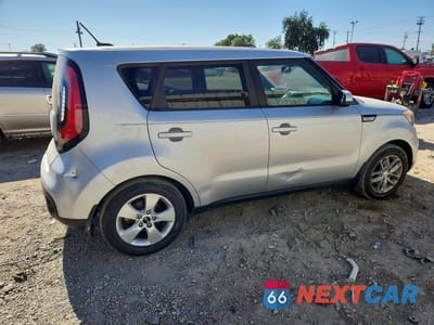 Trzecie zdjęcie samochodu z tyłu: 2018 KIA SOUL BASE VIN:KNDJN2A29J7587616 - miniatura