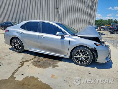 Czwarte zdjęcie samochodu z boku: 2020 TOYOTA CAMRY SE VIN:4T1G11AK6LU859166 - miniatura