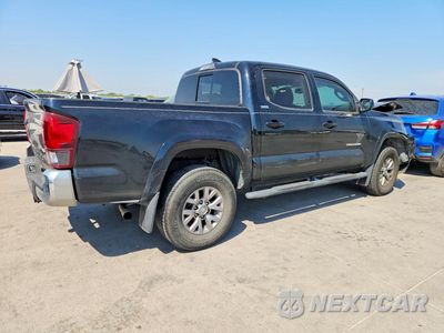Trzecie zdjęcie samochodu z tyłu: 2019 TOYOTA TACOMA SR5 V6 VIN:5TFAZ5CNXKX084224 - miniatura