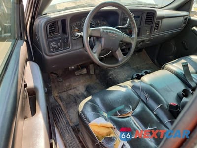 Zdjęcie 8 z 12 samochodu: 2004 GMC NEW SIERRA C1500 VIN:1GTEC14X14Z306362 - miniatura