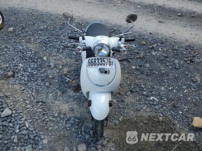 Piąte zdjęcie samochodu w środku: 2016 HONDA NCW50 VIN:JH2AF7714GK000387 - miniatura