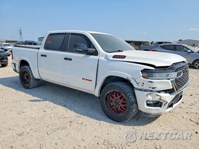 Czwarte zdjęcie samochodu z boku: 2025 RAM 1500 BIG HORN VIN:1C6RRFFG8SN684328 - miniatura