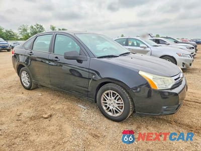 Czwarte zdjęcie samochodu z boku: 2010 FORD FOCUS SE VIN:1FAHP3FN9AW165231 - miniatura