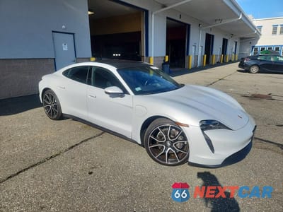 Czwarte zdjęcie samochodu z boku: 2022 PORSCHE TAYCAN VIN:WP0AA2Y1XNSA17235 - miniatura