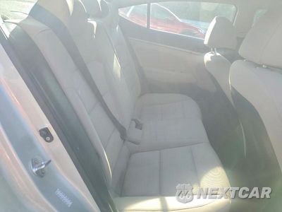 Zdjęcie 10 z 12 samochodu: 2018 HYUNDAI ELANTRA SEL VIN:KMHD84LF8JU573459 - miniatura
