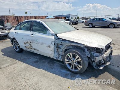 Czwarte zdjęcie samochodu z boku: 2017 MERCEDES-BENZ C 300 VIN:55SWF4JB4HU232127 - miniatura