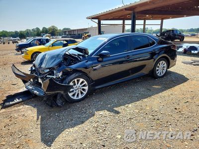2022 TOYOTA CAMRY LE 4T1C11AK1NU691678 - główne zdjęcie licytacji z USA - miniatura