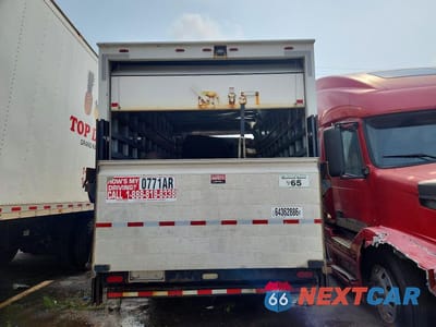 Zdjęcie 6 z 12 samochodu: 2016 ISUZU NPR HD BOX TRUCK VIN:54DB4W1B0GS811405 - miniatura