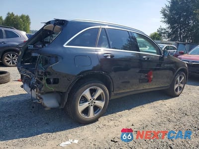 Trzecie zdjęcie samochodu z tyłu: 2022 MERCEDES-BENZ GLC 300 4MATIC VIN:W1N0G8EBXNV375319 - miniatura