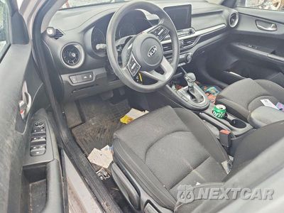 Zdjęcie 8 z 12 samochodu: 2019 KIA FORTE VIN:3KPF24AD9KE084231 - miniatura