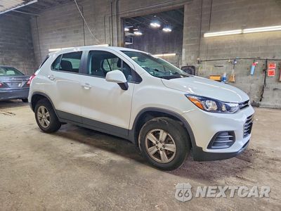 Czwarte zdjęcie samochodu z boku: 2019 CHEVROLET TRAX LS VIN:3GNCJNSB8KL369210 - miniatura