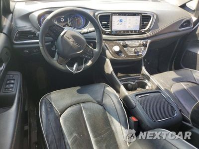 Zdjęcie 8 z 12 samochodu: 2023 CHRYSLER PACIFICA LIMITED VIN:2C4RC1GG3PR625953 - miniatura