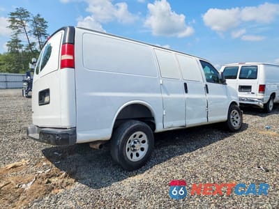 Trzecie zdjęcie samochodu z tyłu: 2013 CHEVROLET EXPRESS 1500 CARGO DELIVERY VAN VIN:1GCSGAFX4D1111052 - miniatura
