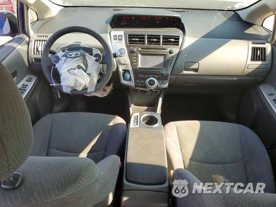 Zdjęcie 8 z 13 samochodu: 2013 TOYOTA PRIUS V THREE VIN:JTDZN3EU3D3203409 - miniatura