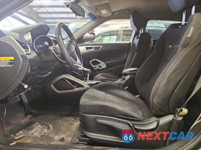 Zdjęcie 7 z 12 samochodu: 2013 HYUNDAI VELOSTER BASE VIN:KMHTC6AD9DU162339 - miniatura