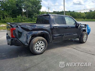 Trzecie zdjęcie samochodu z tyłu: 2025 TOYOTA TACOMA SR5 VIN:3TMLB5JN4SM111486 - miniatura