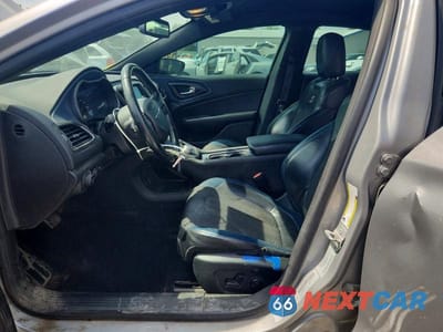 Zdjęcie 7 z 12 samochodu: 2015 CHRYSLER 200 S VIN:1C3CCCDG0FN627858 - miniatura