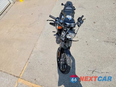 Piąte zdjęcie samochodu w środku: 2017 HARLEY-DAVIDSON XL883 IRON 883 VIN:1HD4LE218HC438964 - miniatura