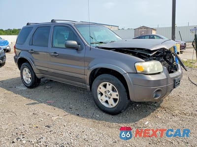 Czwarte zdjęcie samochodu z boku: 2006 FORD ESCAPE LIMITED VIN:1FMCU041X6KD54671 - miniatura