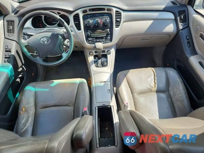 Zdjęcie 8 z 13 samochodu: 2004 TOYOTA HIGHLANDER BASE VIN:JTEGP21A140040697 - miniatura