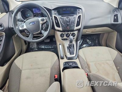 Zdjęcie 8 z 12 samochodu: 2013 FORD FOCUS SE VIN:1FADP3F21DL282909 - miniatura