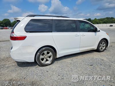 Trzecie zdjęcie samochodu z tyłu: 2015 TOYOTA SIENNA LE VIN:5TDKK3DC2FS677114 - miniatura