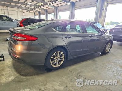 Trzecie zdjęcie samochodu z tyłu: 2019 FORD FUSION SE VIN:3FA6P0H76KR217732 - miniatura