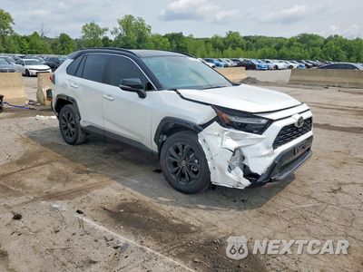 Czwarte zdjęcie samochodu z boku: 2025 TOYOTA RAV4 XSE VIN:4T3E6RFV0SU199061 - miniatura