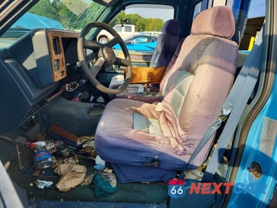 Zdjęcie 7 z 12 samochodu: 1994 CHEVROLET GMT-400 C1500 VIN:1GBDC14K4RZ117815 - miniatura