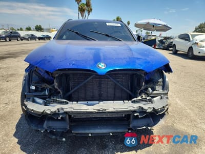 Piąte zdjęcie samochodu w środku: 2022 BMW X4 M VIN:5YM23EC04N9L47401 - miniatura