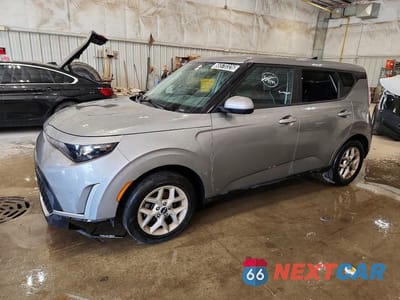 2025 KIA SOUL LX KNDJ23AU9S7932208 - główne zdjęcie licytacji z USA - miniatura
