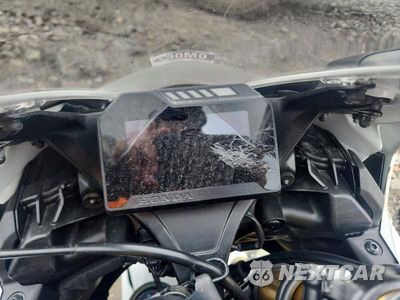 Zdjęcie 7 z 8 samochodu: 2025 HONDA CBR1000 RA VIN:JH2SC7759SK800031 - miniatura