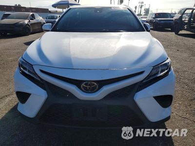 Piąte zdjęcie samochodu w środku: 2020 TOYOTA CAMRY SE VIN:4T1G11AK4LU507025 - miniatura