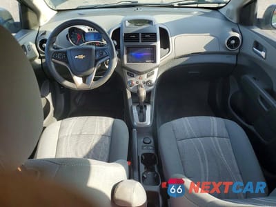 Zdjęcie 8 z 12 samochodu: 2015 CHEVROLET SONIC LT VIN:1G1JC5SH6F4141368 - miniatura