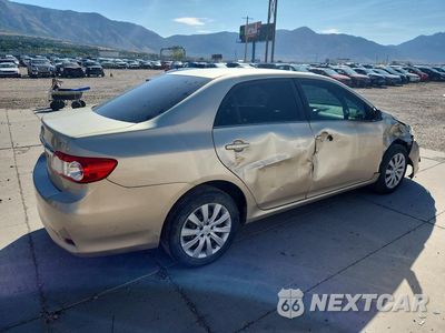 Trzecie zdjęcie samochodu z tyłu: 2013 TOYOTA COROLLA LE VIN:2T1BU4EE7DC987099 - miniatura