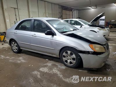 Czwarte zdjęcie samochodu z boku: 2005 KIA SPECTRA LX VIN:KNAFE121X55155881 - miniatura