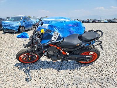 Trzecie zdjęcie samochodu z tyłu: 2022 KTM 890 DUKE R VIN:VBKTU9406NM830206 - miniatura