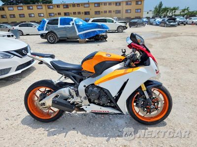 2015 HONDA CBR1000 RR JH2SC594XFK700132 - główne zdjęcie licytacji z USA - miniatura