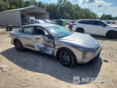 Czwarte zdjęcie samochodu z boku: 2026 KIA K4 LXS VIN:3KPFT4DE0TE317464 - miniatura