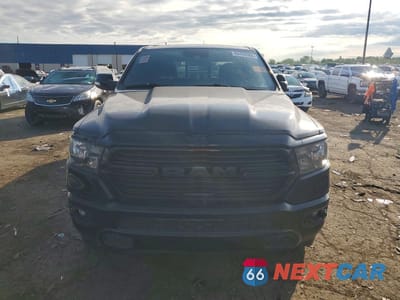 Piąte zdjęcie samochodu w środku: 2021 RAM 1500 BIG HORN/LONE STAR VIN:1C6SRFFT0MN506379 - miniatura