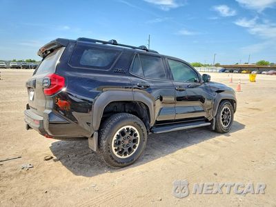 Trzecie zdjęcie samochodu z tyłu: 2026 TOYOTA 4RUNNER TRD OFF-ROAD PREMIUM VIN:JTEVA5BR7T5126967 - miniatura
