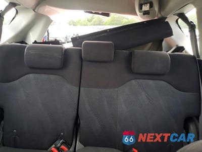 Zdjęcie 10 z 13 samochodu: 2010 HONDA FIT SPORT VIN:JHMGE8H49AC040730 - miniatura