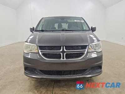 Piąte zdjęcie samochodu w środku: 2019 DODGE GRAND CARAVAN SE VIN:2C4RDGBG2KR586353 - miniatura