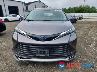 Piąte zdjęcie samochodu w środku: 2024 TOYOTA SIENNA LE VIN:5TDKRKECXRS205350 - miniatura