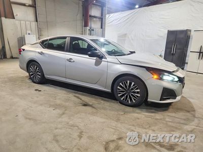 Czwarte zdjęcie samochodu z boku: 2025 NISSAN ALTIMA SV VIN:1N4BL4DV8SN358052 - miniatura