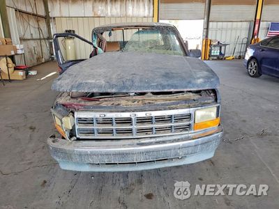 Piąte zdjęcie samochodu w środku: 1992 DODGE DAKOTA VIN:1B7FL23X4NS653187 - miniatura
