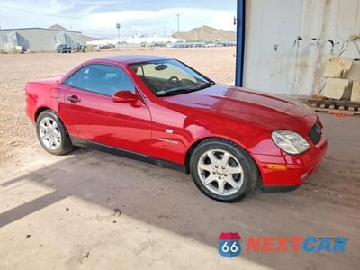 Czwarte zdjęcie samochodu z boku: 1998 MERCEDES-BENZ SLK 230 KOMPRESSOR VIN:WDBKK47F5WF027753 - miniatura