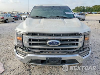 Piąte zdjęcie samochodu w środku: 2023 FORD F150 SUPERCREW VIN:1FTFW1E86PFB56581 - miniatura